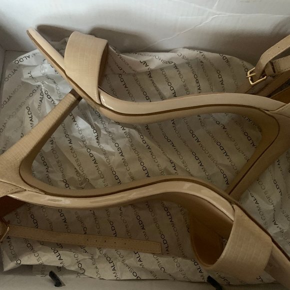 Nude heels - Picture 2 of 2